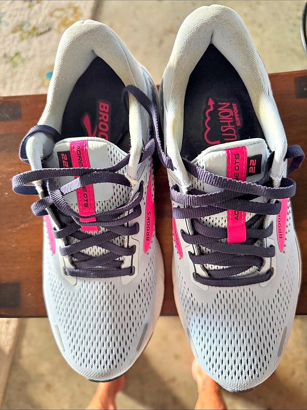 Brooks Adrenaline GTS 22 Gray & Pink Athletic Shoes